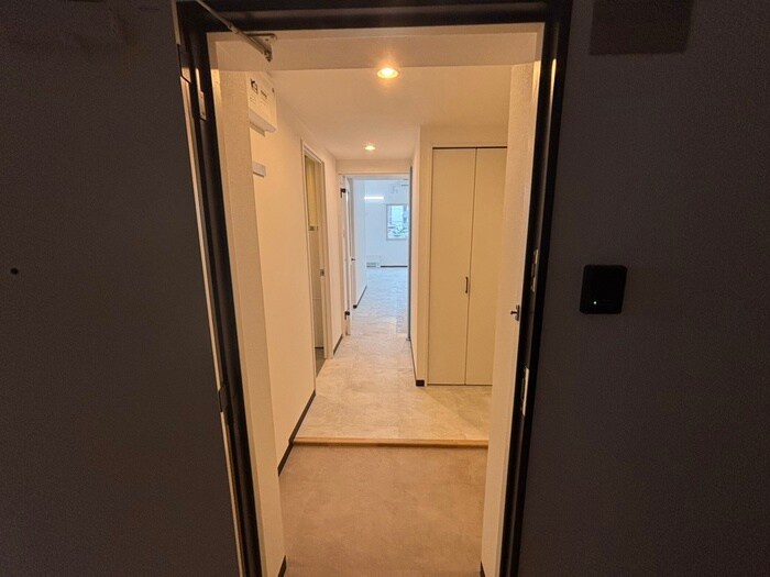 物件内観写真19　(玄関)