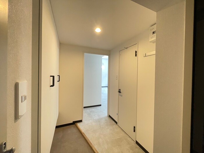 物件内観写真19　(玄関)
