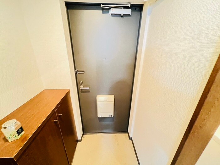 物件内観写真13　(玄関)