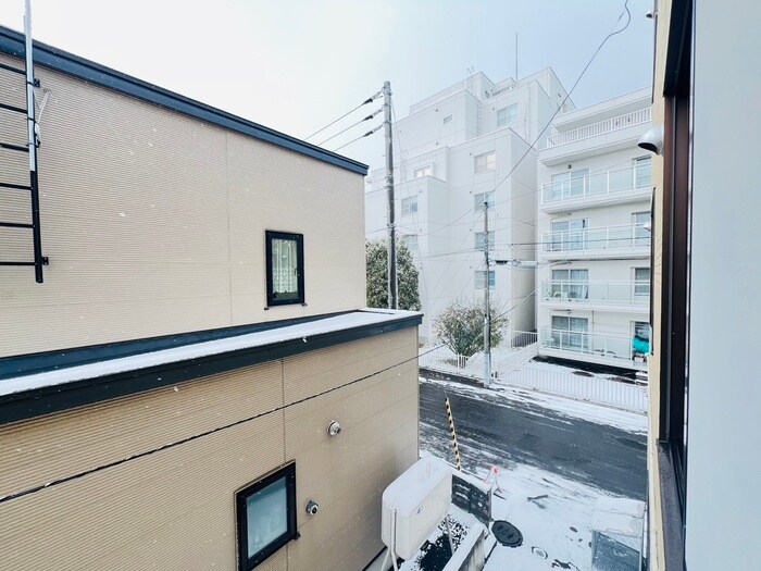 物件内観写真14　(室内からの展望)