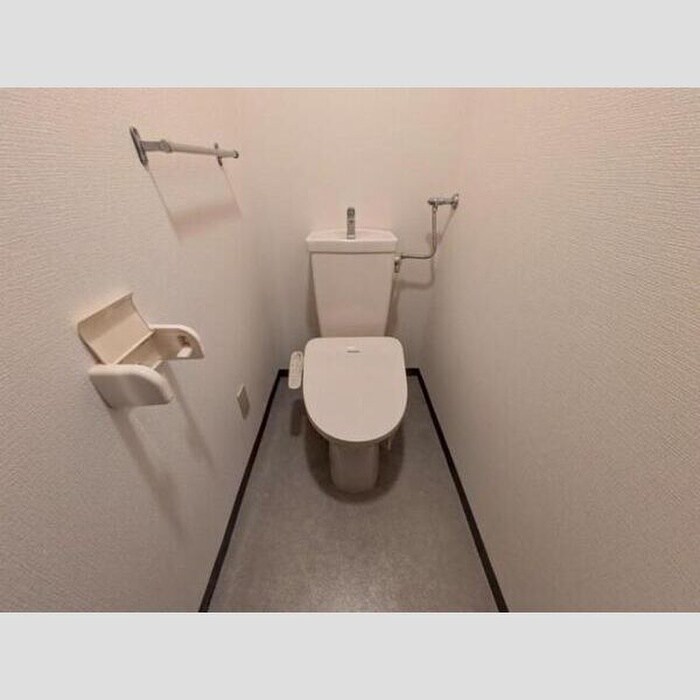 物件内観写真8　(トイレ)