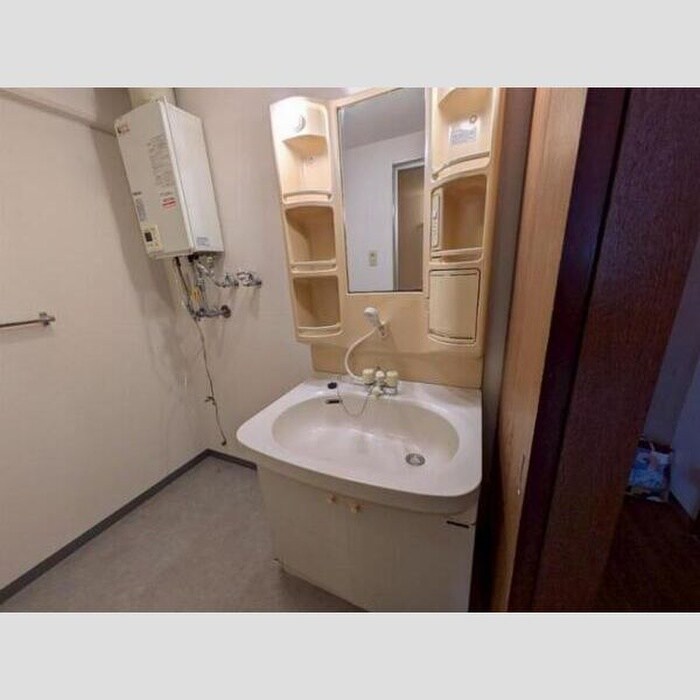 物件内観写真9　(洗面)