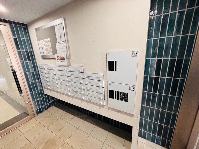 物件外観写真4　(エントランス部分)