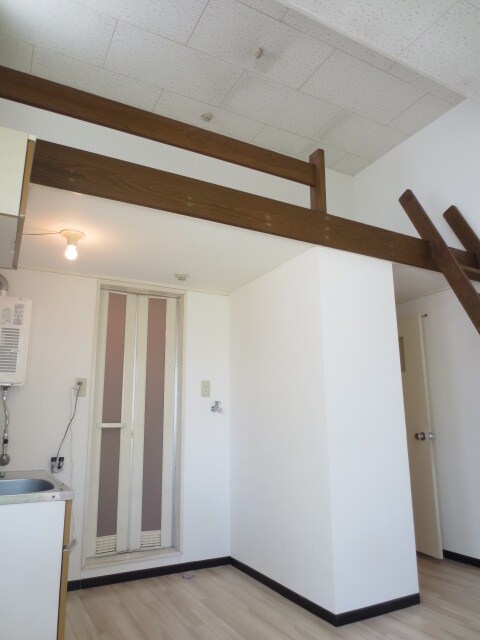 物件内観写真4　(居室)