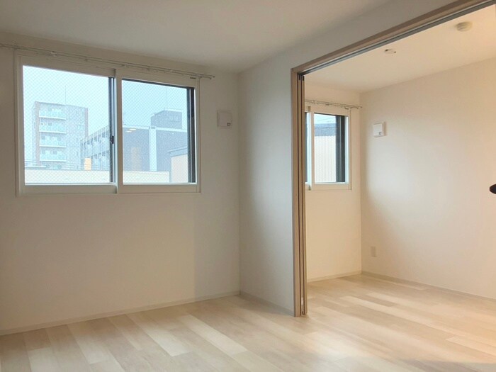 物件内観写真2　(居室)