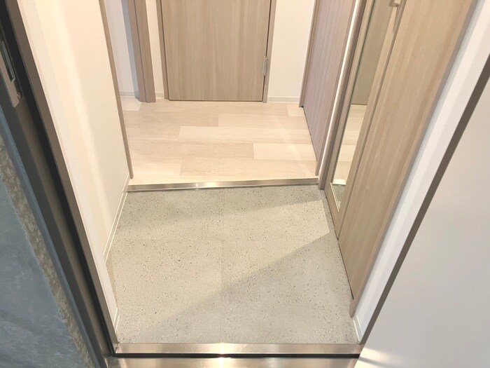 物件内観写真17　(玄関)