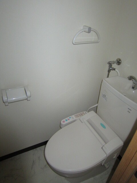 物件内観写真8　(トイレ)