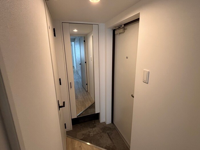 物件内観写真18　(玄関)