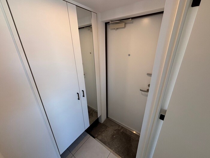 物件内観写真18　(玄関)