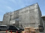 建築中