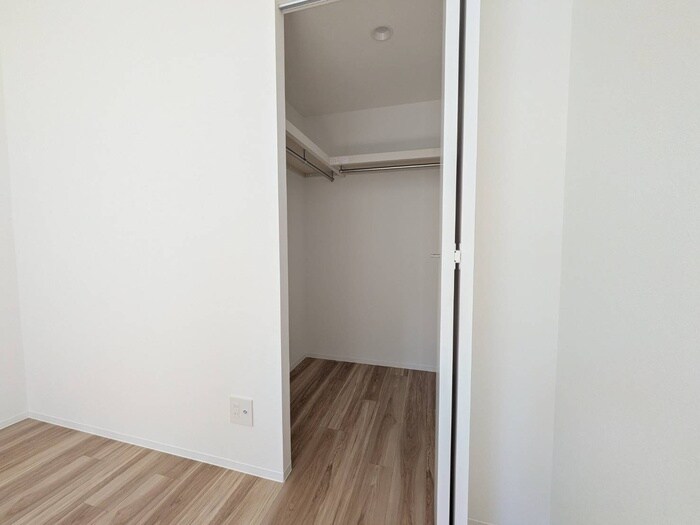 物件内観写真15　(収納)