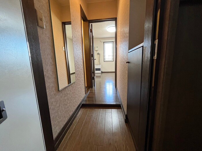 物件内観写真16　(玄関)