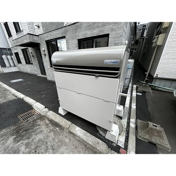 物件外観写真4　(建物設備)