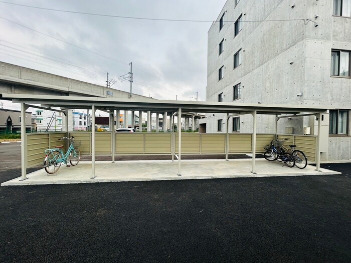 物件外観写真6　(駐輪場)