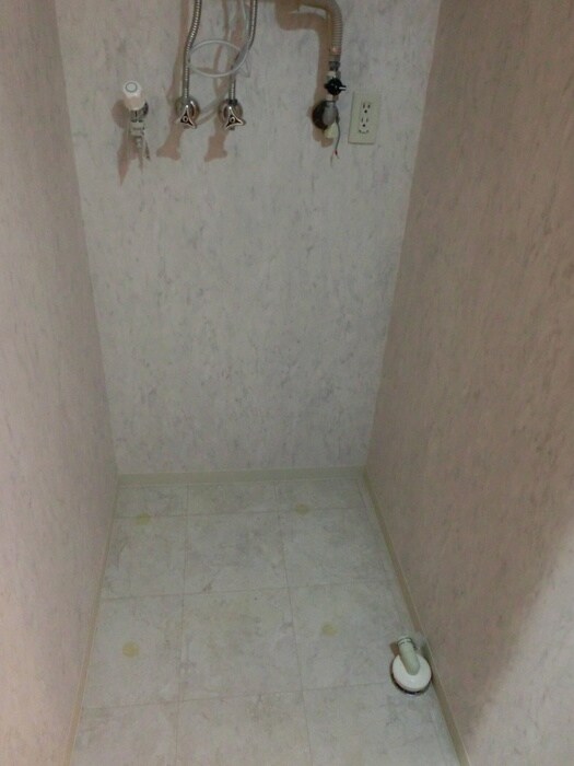 物件内観写真15　(洗濯機置場)