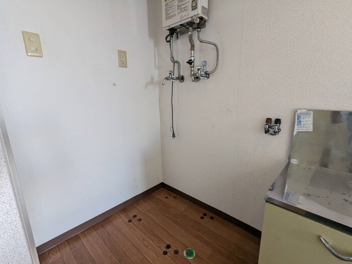 物件内観写真15　(洗濯機置場)