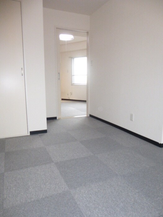 物件内観写真9　(居室)