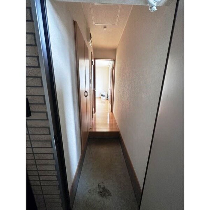 物件内観写真16　(玄関)