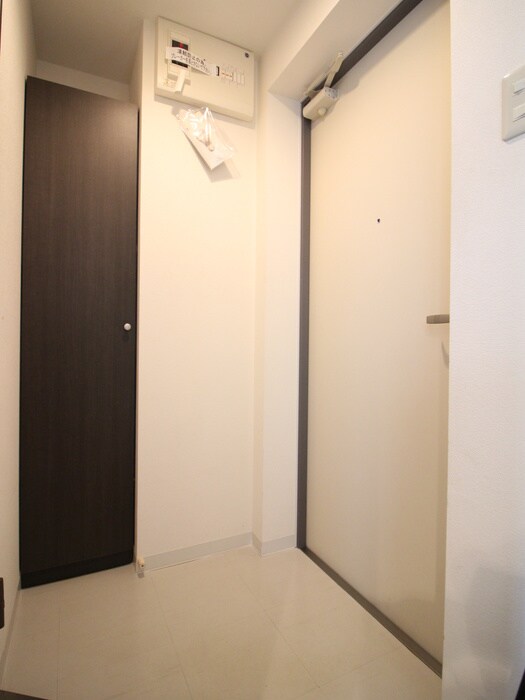 物件内観写真16　(玄関)