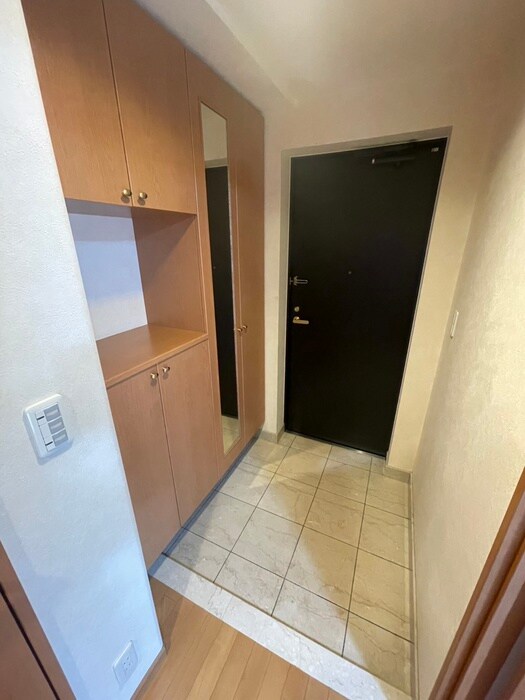 物件内観写真16　(玄関)