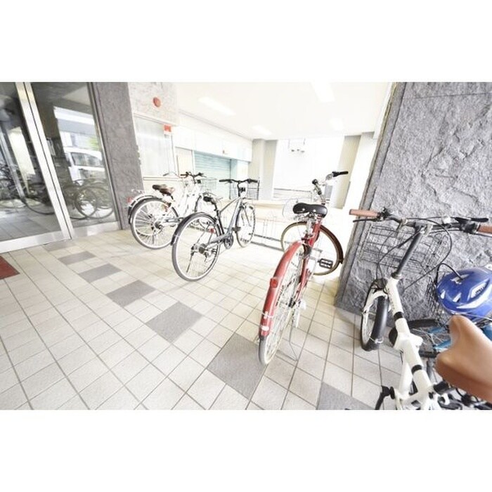 物件外観写真5　(駐輪場)