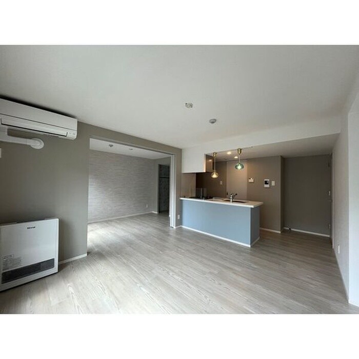 物件内観写真1　(居室)