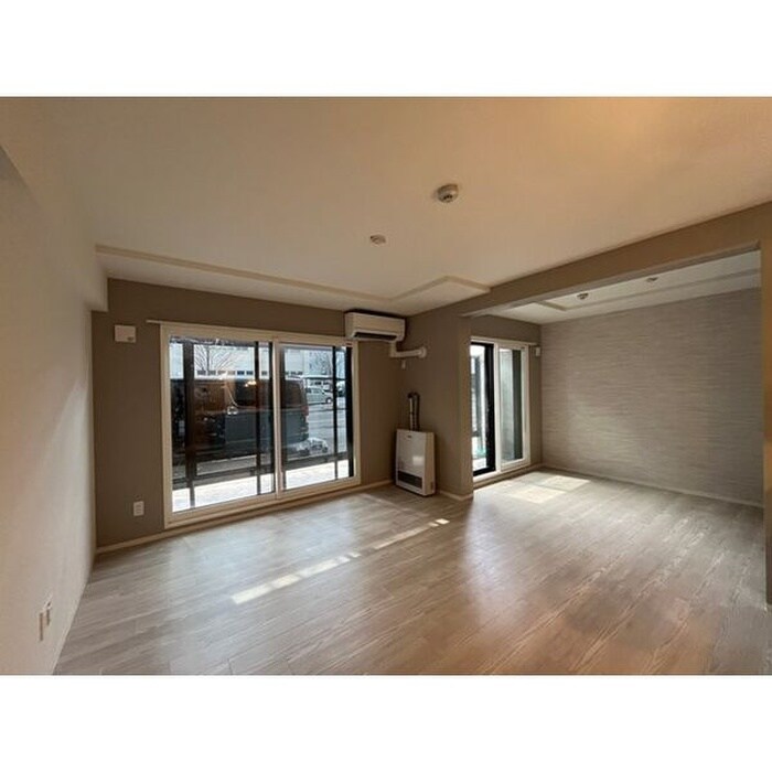 物件内観写真2　(居室)