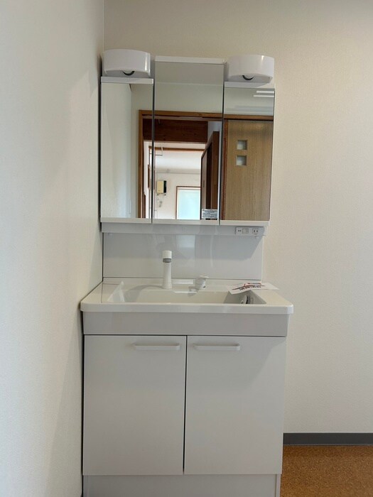 物件内観写真12　(洗面)