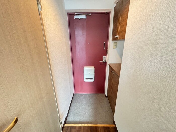 物件内観写真18　(玄関)