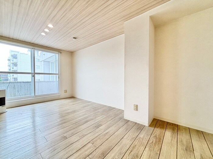 物件内観写真4　(居室)