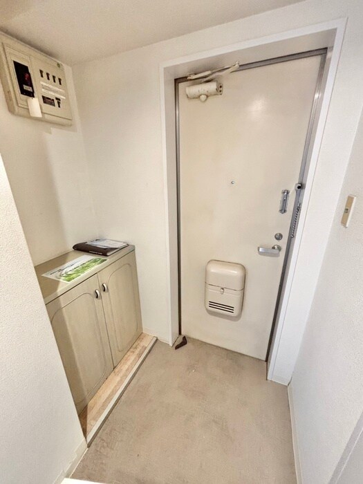 物件内観写真15　(玄関)