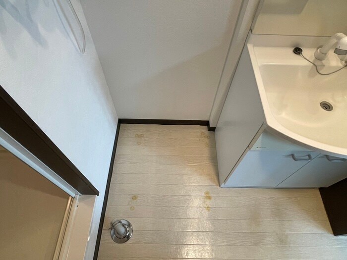 物件内観写真15　(洗濯機置場)