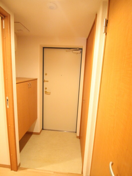 物件内観写真18　(玄関)