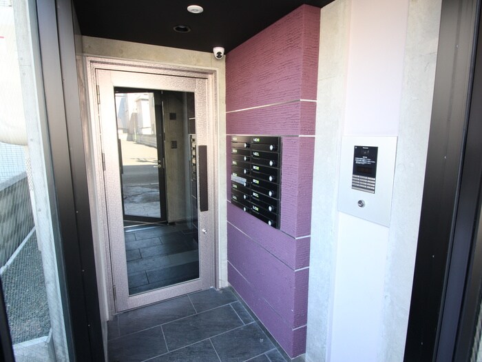 物件外観写真5　(エントランス部分)