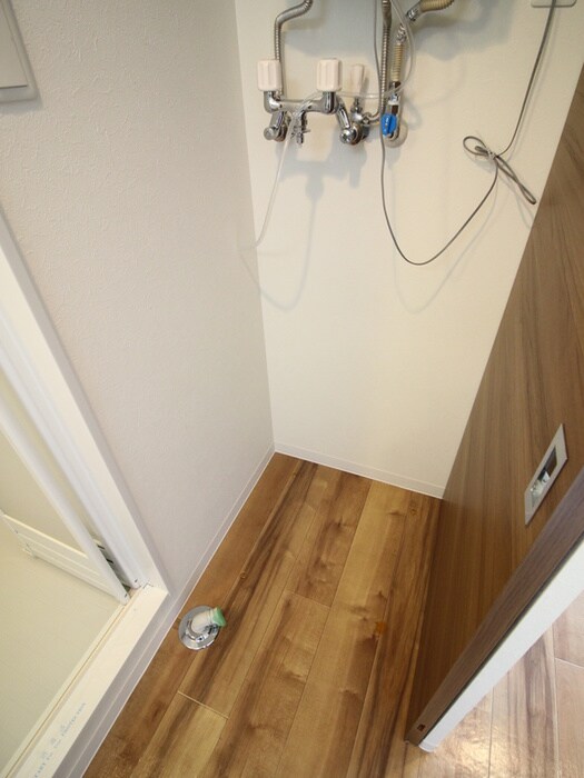 物件内観写真17　(洗濯機置場)