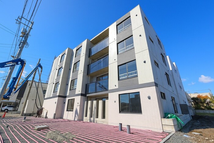 物件外観写真1　(建築中)