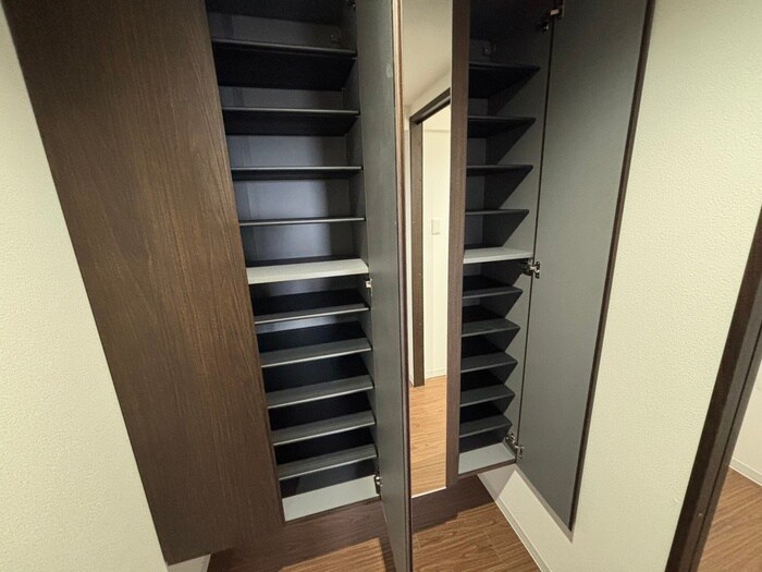 物件内観写真16　(靴箱)