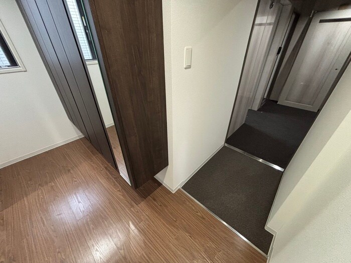 物件内観写真17　(玄関)