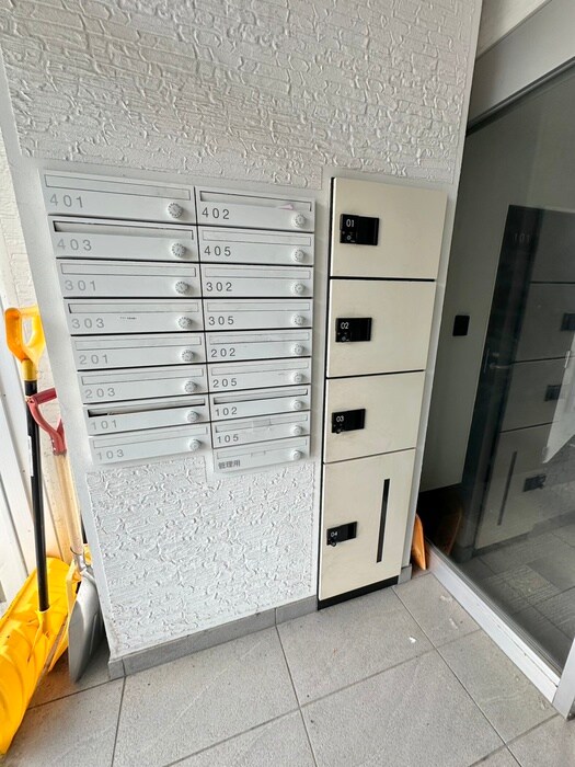 物件外観写真6　(エントランス部分)