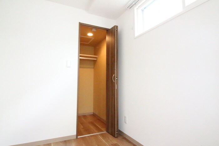 物件内観写真13　(収納)