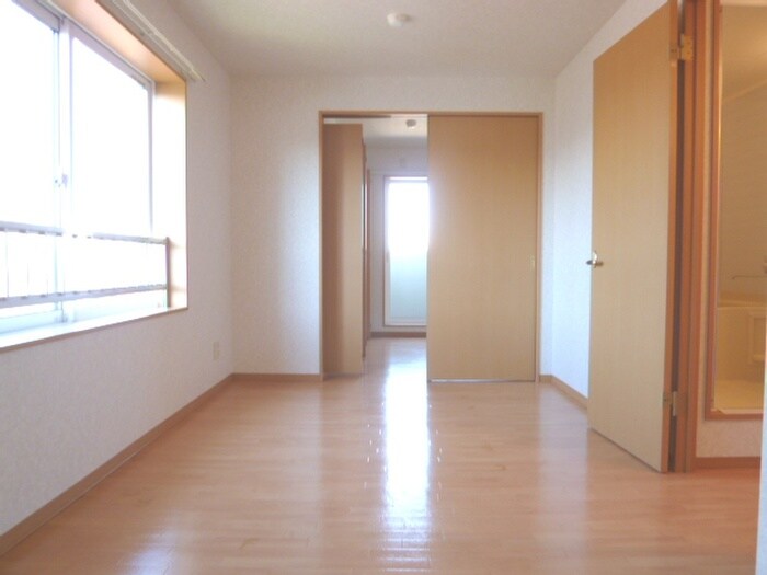 物件内観写真4　(居室)