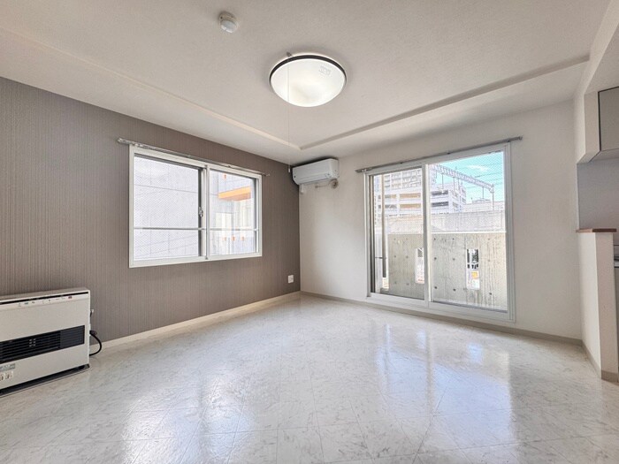 物件内観写真4　(居室)