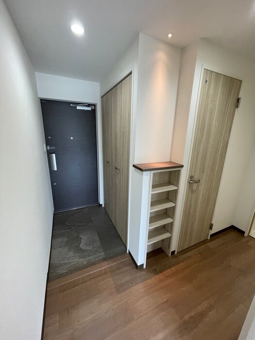物件内観写真16　(玄関)