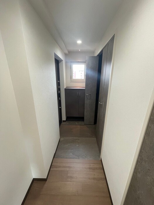 物件内観写真16　(玄関)