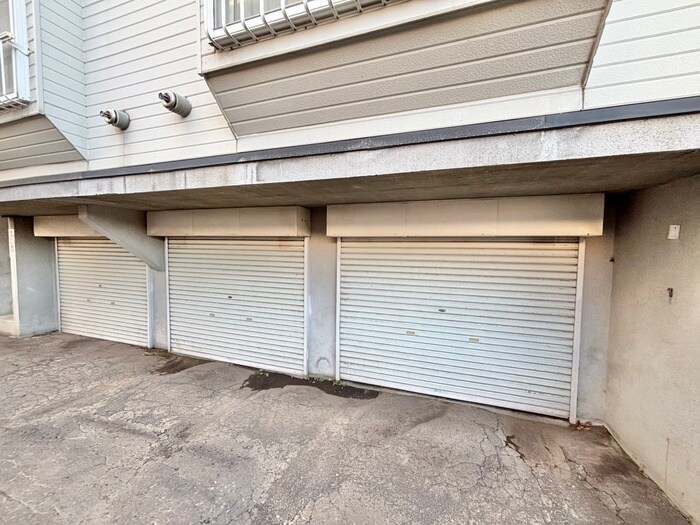 物件外観写真4　(駐車場)