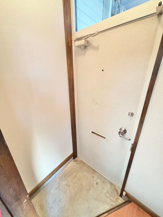 物件内観写真18　(玄関)