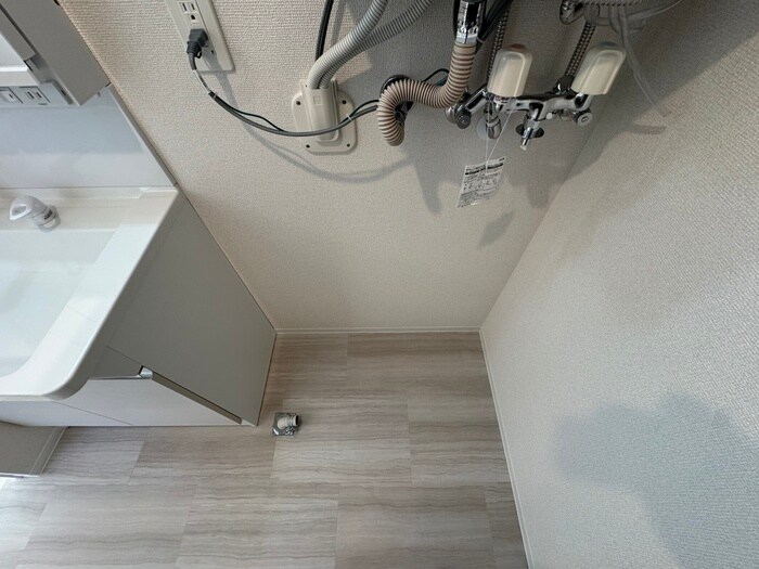 物件内観写真18　(洗濯機置場)