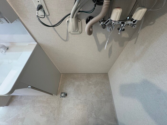 物件内観写真18　(洗濯機置場)