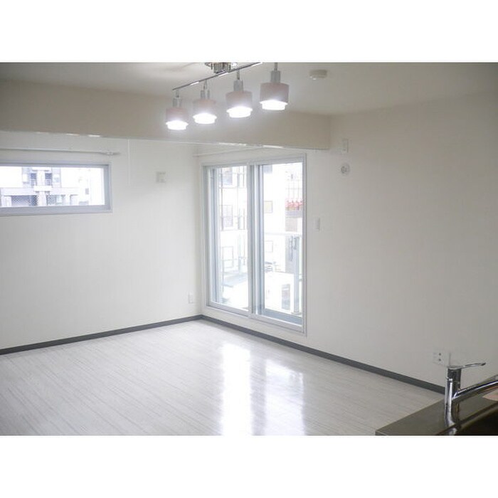 物件内観写真3　(居室)