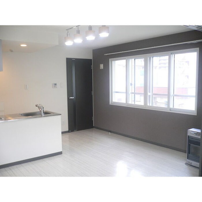 物件内観写真4　(居室)